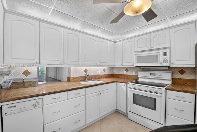 2615 NE 1st Court 303, Boynton Beach, FL 33435