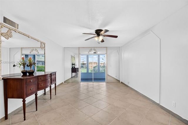2615 NE 1st Court 303, Boynton Beach, FL 33435