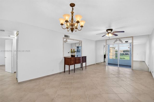 2615 NE 1st Court 303, Boynton Beach, FL 33435
