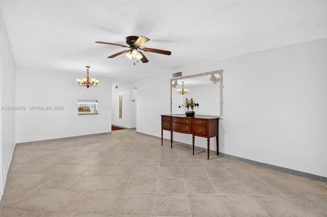 2615 NE 1st Court 303, Boynton Beach, FL 33435
