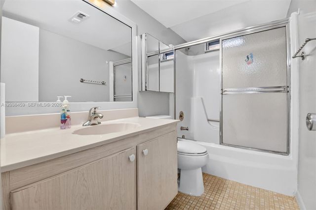 2615 NE 1st Court 303, Boynton Beach, FL 33435