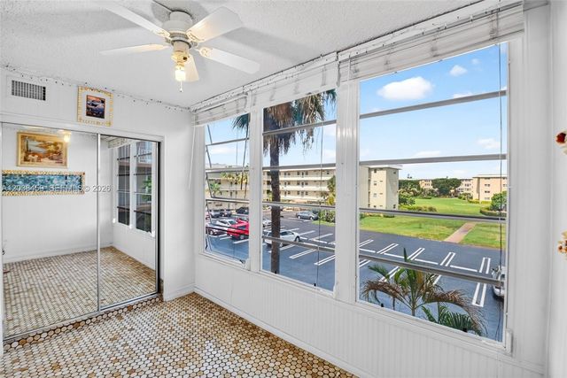 2615 NE 1st Court 303, Boynton Beach, FL 33435