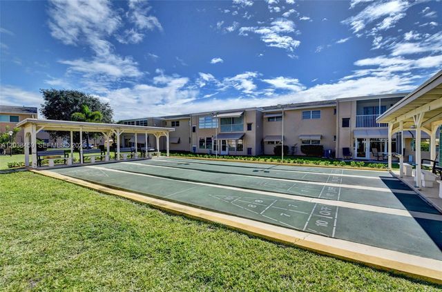2615 NE 1st Court 303, Boynton Beach, FL 33435