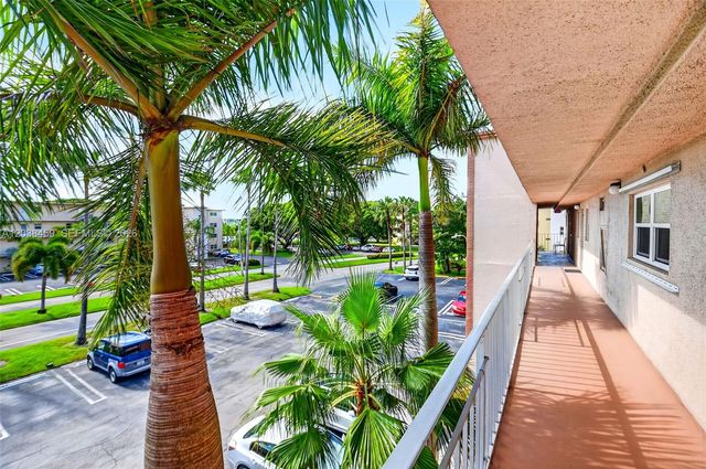 2615 NE 1st Court 303, Boynton Beach, FL 33435