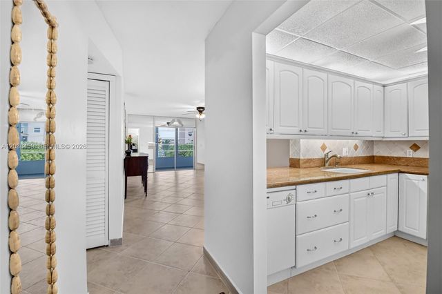 2615 NE 1st Court 303, Boynton Beach, FL 33435