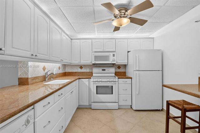 2615 NE 1st Court 303, Boynton Beach, FL 33435