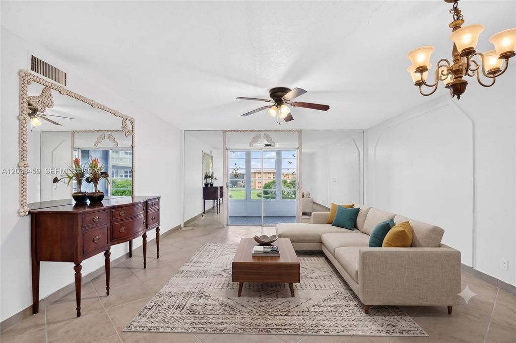 2615 NE 1st Court 303, Boynton Beach, FL 33435