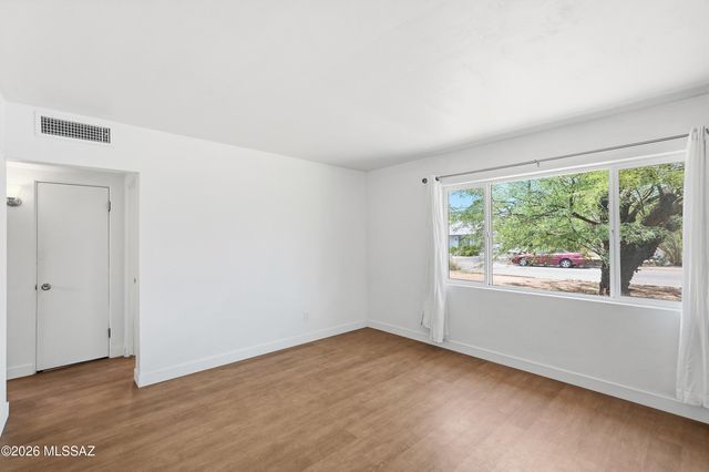 4026 E Alhambra Place, Tucson, AZ 85711