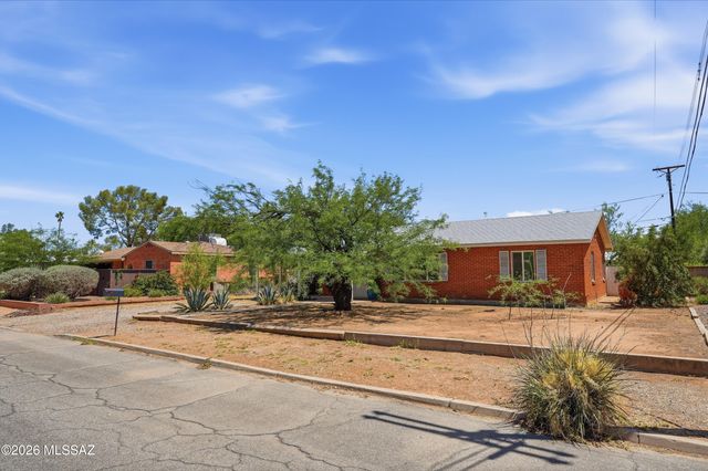 4026 E Alhambra Place, Tucson, AZ 85711