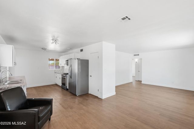 4026 E Alhambra Place, Tucson, AZ 85711