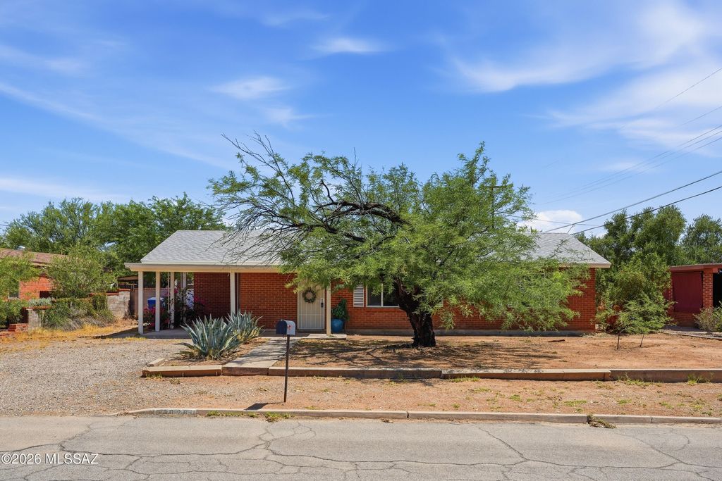 4026 E Alhambra Place, Tucson, AZ 85711