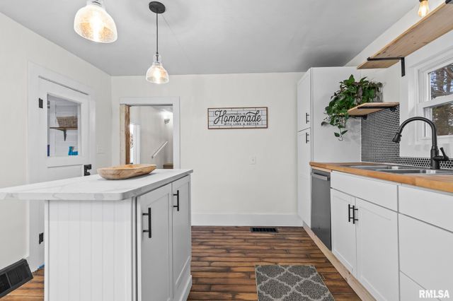 4758 Sturdy Road, Rochester, IL 62563