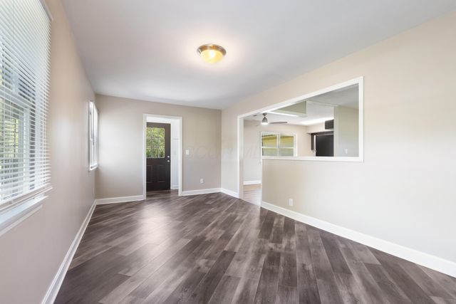 2972 Dixon Road SW, Pataskala, OH 43062