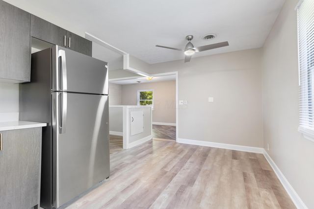 2972 Dixon Road SW, Pataskala, OH 43062