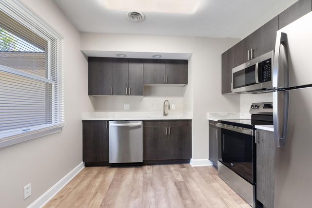 2972 Dixon Road SW, Pataskala, OH 43062