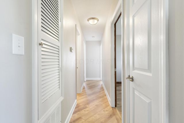 2972 Dixon Road SW, Pataskala, OH 43062