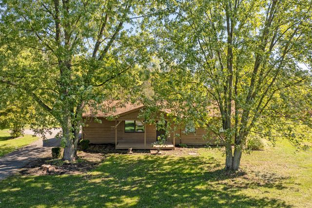 2972 Dixon Road SW, Pataskala, OH 43062