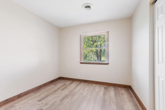 2972 Dixon Road SW, Pataskala, OH 43062