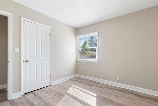 2972 Dixon Road SW, Pataskala, OH 43062