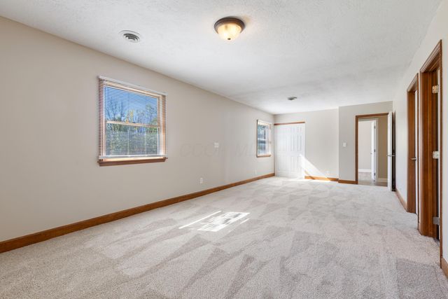 2972 Dixon Road SW, Pataskala, OH 43062