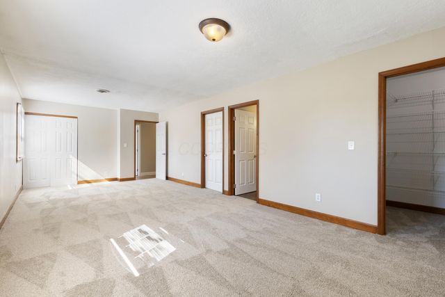 2972 Dixon Road SW, Pataskala, OH 43062