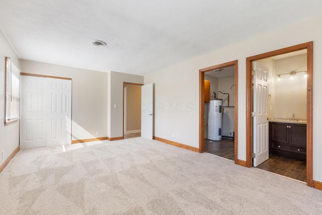 2972 Dixon Road SW, Pataskala, OH 43062