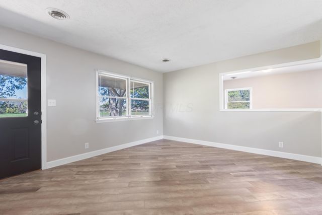 2972 Dixon Road SW, Pataskala, OH 43062