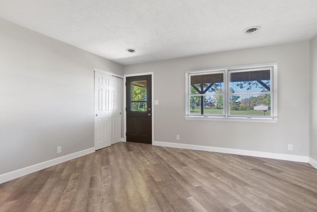 2972 Dixon Road SW, Pataskala, OH 43062