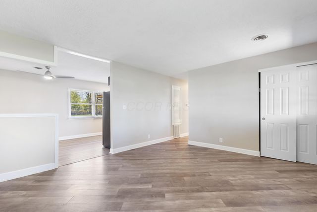 2972 Dixon Road SW, Pataskala, OH 43062