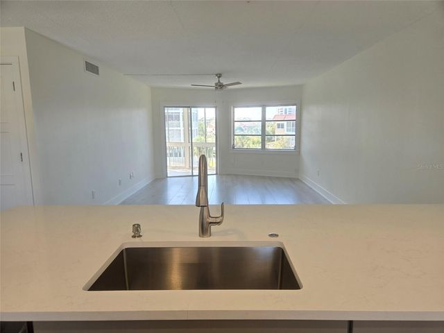 1300 N PORTOFINO DRIVE 406, Sarasota, FL 34242