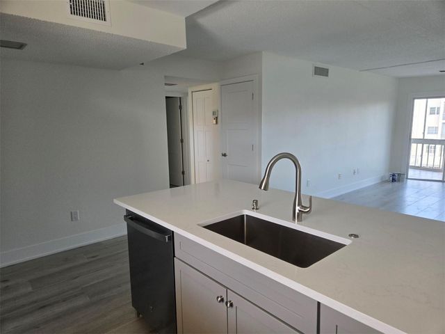 1300 N PORTOFINO DRIVE 406, Sarasota, FL 34242