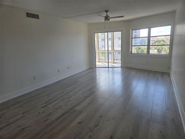 1300 N PORTOFINO DRIVE 406, Sarasota, FL 34242