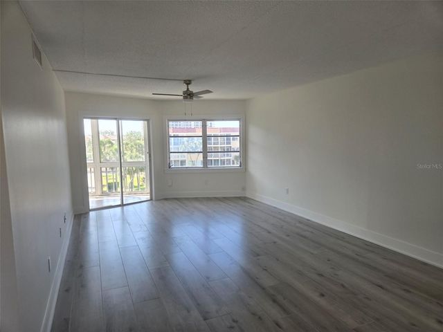 1300 N PORTOFINO DRIVE 406, Sarasota, FL 34242