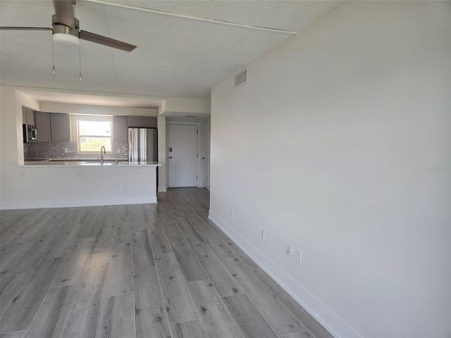 1300 N PORTOFINO DRIVE 406, Sarasota, FL 34242