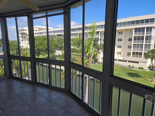 1300 N PORTOFINO DRIVE 406, Sarasota, FL 34242