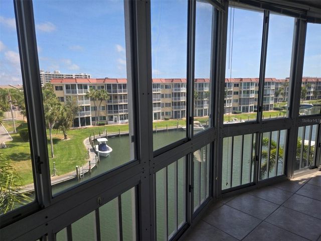 1300 N PORTOFINO DRIVE 406, Sarasota, FL 34242