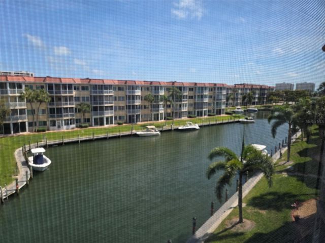 1300 N PORTOFINO DRIVE 406, Sarasota, FL 34242