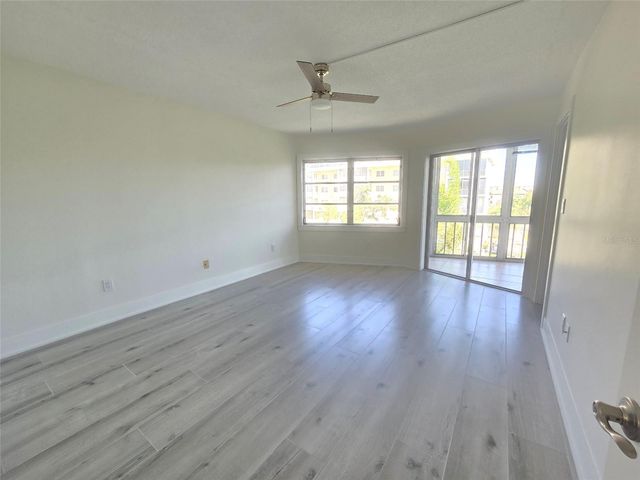 1300 N PORTOFINO DRIVE 406, Sarasota, FL 34242
