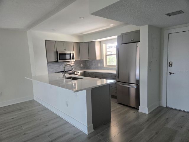 1300 N PORTOFINO DRIVE 406, Sarasota, FL 34242