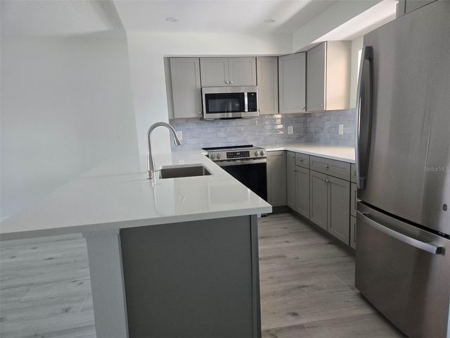 1300 N PORTOFINO DRIVE 406, Sarasota, FL 34242