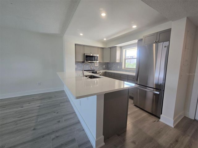 1300 N PORTOFINO DRIVE 406, Sarasota, FL 34242