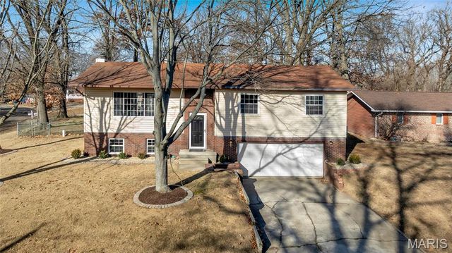 1 Marilyn Court, East Alton, IL 62024