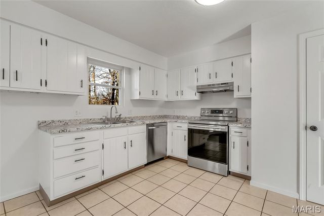 1 Marilyn Court, East Alton, IL 62024