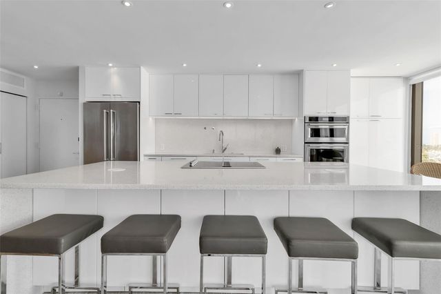 707 S GULFSTREAM AVENUE 802, Sarasota, FL 34236