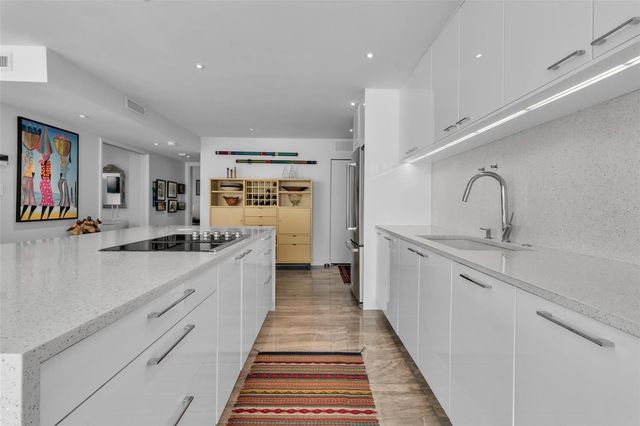 707 S GULFSTREAM AVENUE 802, Sarasota, FL 34236