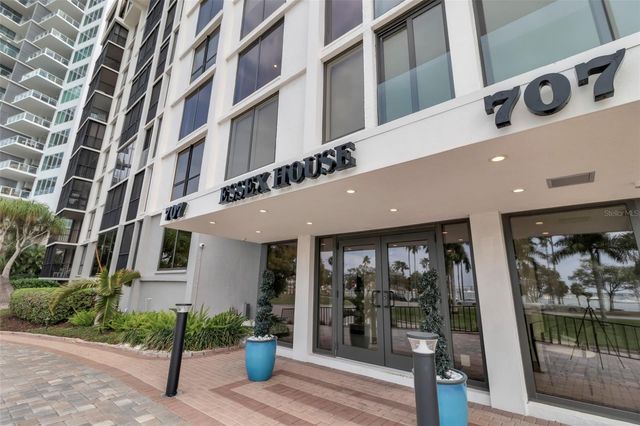 707 S GULFSTREAM AVENUE 802, Sarasota, FL 34236