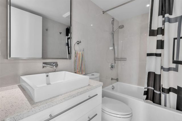 707 S GULFSTREAM AVENUE 802, Sarasota, FL 34236