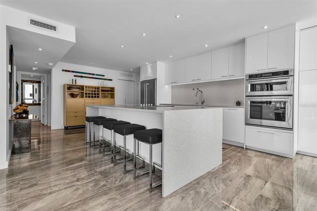 707 S GULFSTREAM AVENUE 802, Sarasota, FL 34236