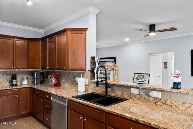 1259 Willow Springs Drive, Johnson City, TN 37604