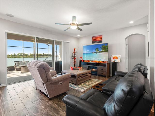 429 BLUE CYPRESS DR, Groveland, FL 34736